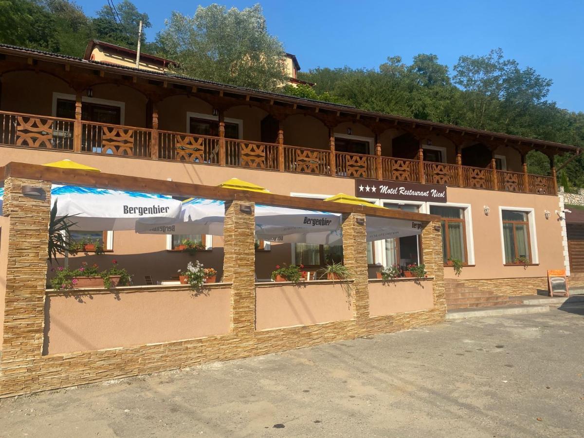 Motel Restaurant Nicol Armenis Екстер'єр фото