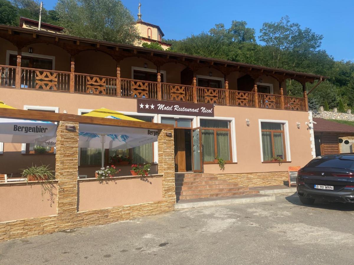 Motel Restaurant Nicol Armenis Екстер'єр фото